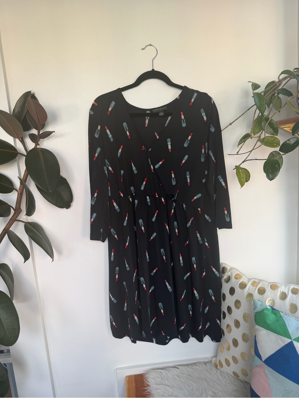 Forever 21 Black Lipstick-Print Long Sleeve Wrap Dress